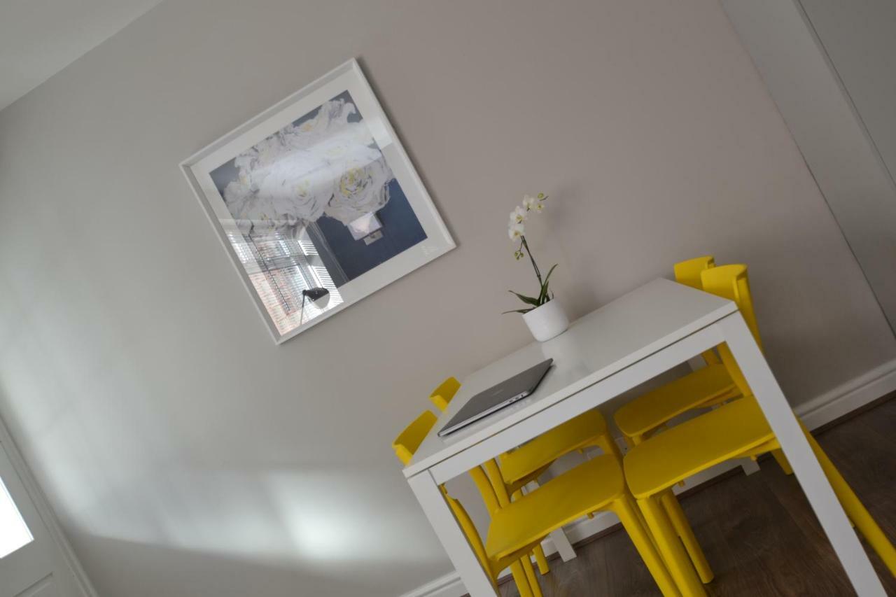Charming 1 Bed Riverside Apartment Chester Kültér fotó
